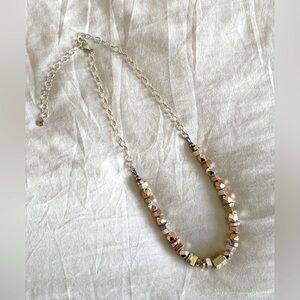 ✨ Hillberg & Berk Geometric Beaded Necklace
Size: Adjustable 16–20”